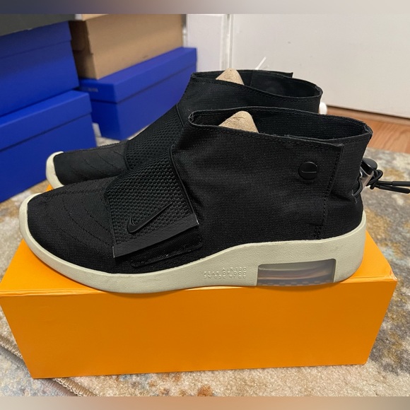 EUC Men’s Size 6.5/Women’s Size 8 Nike X Fear Of God Moccasin Sneakers In Black - Picture 7 of 15